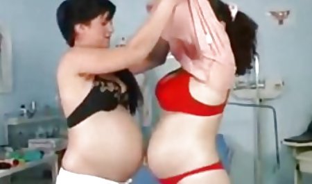 Lovelace patīk karsti porno trijatā ar smalku jaunajiem studentiem