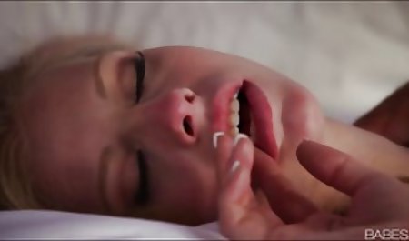 Miecētas blondīnes vilināja uz hrvatskipornici darba kolēģim