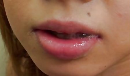 Iedegusi skaistule Madison Ivy zavodila ir pornici ar lielu barjeru baseina