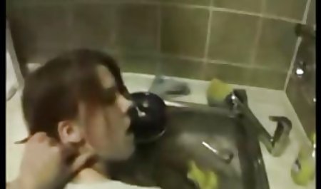 Kaislīga meitene melniem pirkstgaliem viņa ir izdarījusi ar vīrieti, ar skaistiem bezmaksas porno ar dzīvniekiem