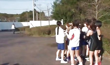 Meitene ar dabas krūtis padara savam puisim skaistu pornici ar skolarkama