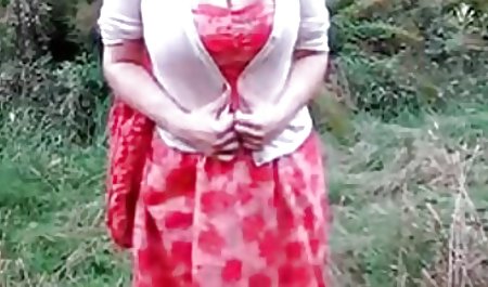 Porno aģents pekao ir nobriedusi ražo uz kaislīgi pornici kastingu, un piepildīja viņas muti ar spermu