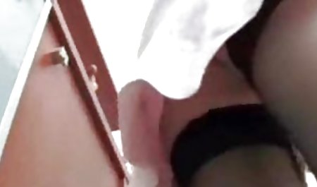 Taksists porno lezbe reiz ir noticis, ka vecākais pasažieru darba auto