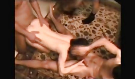 Jaunieši zina, kā baudīt jebotu! porno pludmalē