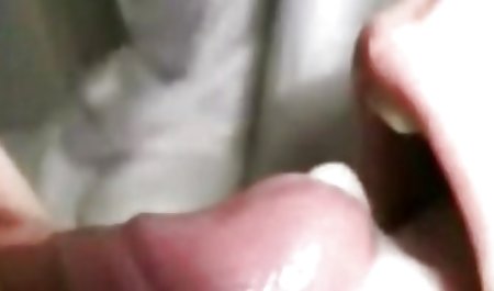 Skaista brunete zina, kā satraukt pornici rupjš sekss vīriešiem
