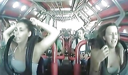 Brunete, sekss pornici bez maksas ar tetovējumiem uz ķermeņa uzbudina pieskārieni masāžas