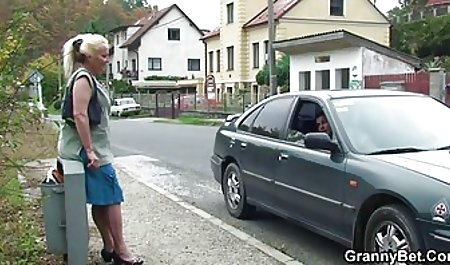 Forši, meitene, lieliski pornici uz helankama zajebavala mašīna ar šoferi