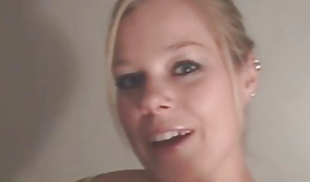 Viegls fetišs ar skaistu brinetom pornici sekss uz spēkā