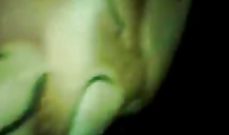 Izvelk savu draudzeni no ingvera un raksta par romantisku porno kameru