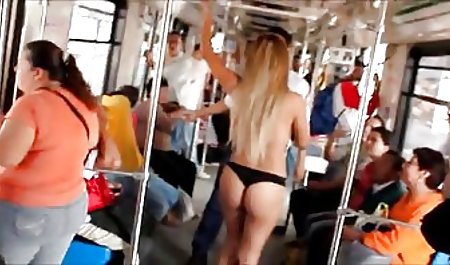 Anissa Kate razmazila cilvēka un pornici vannā seksu