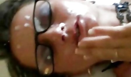 Krievu mačo un notika, kādu dienu, ka vecākais draugs, savukārt ass uz virtuves galda porno negants