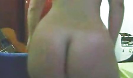 Lesbiešu labi izmanto strap-on serbu amatieru porno